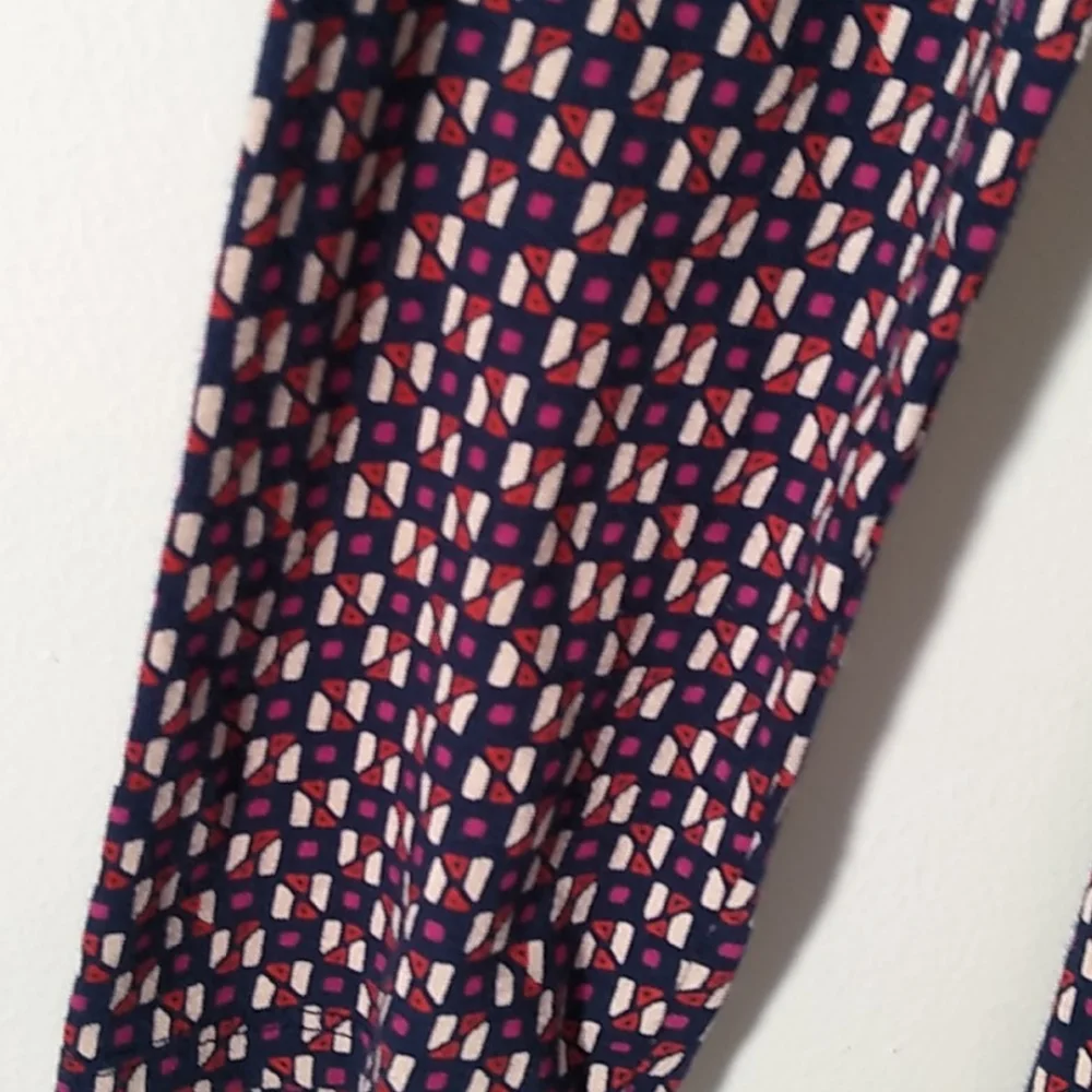 Old‎ Navy geometric long sleeve dress.